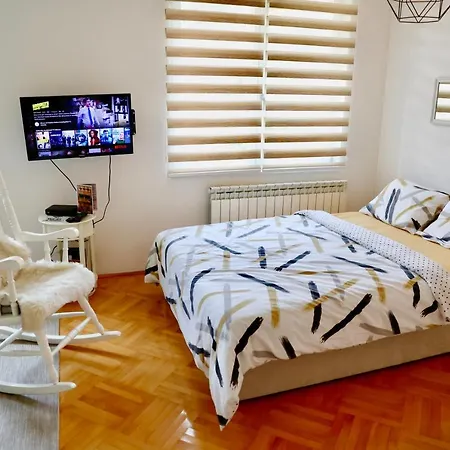 Appartamento 11 - Great Location, Quiet But Near The Center