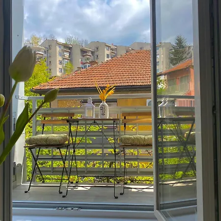 11 - Great Location, Quiet But Near The Center Appartamento *